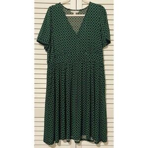 Cato Contour Dress Pockets Green Black Vneck Stretch Short Sleeve Women’s 18/20